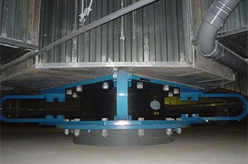 日本初の免震物流施設開発者が語る、その安全性と揺れない理由